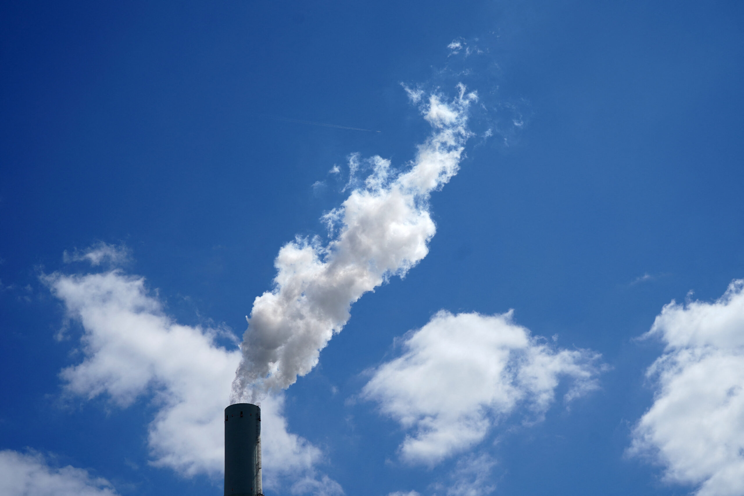 Swedish Greenhouse Gas Emissions Decline in 2023, but Future Uncertain